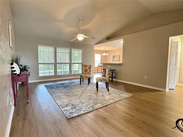 $2,300 | 25322 Northwest 10 Avenue, Newberry, FL 32669