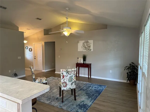 $2,300 | 25322 Northwest 10 Avenue, Newberry, FL 32669