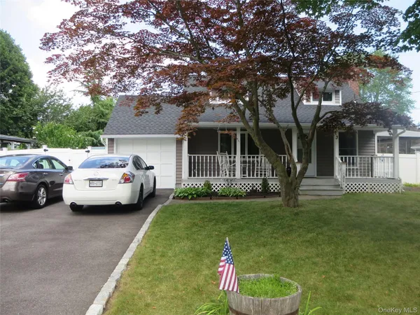 $1,900 | 3 Elgar Street, Unit UPPR, East Northport, NY 11731