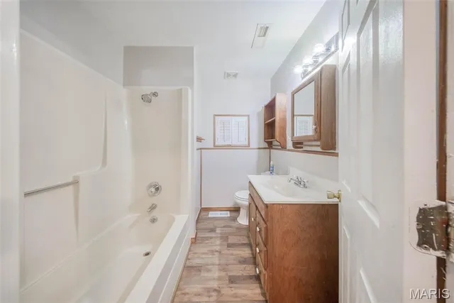 $189,900 | 203 Debbie Lane, Cuba, MO 65453