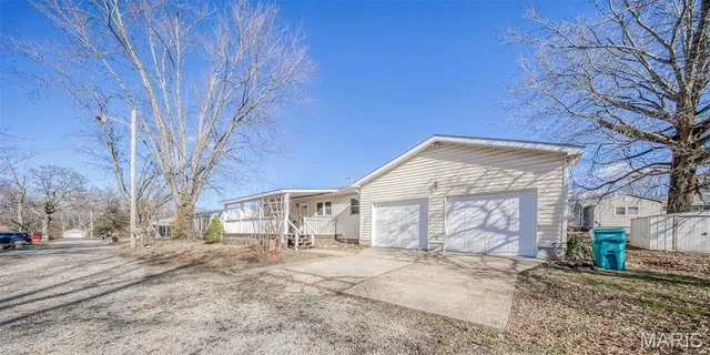 $189,900 | 203 Debbie Lane, Cuba, MO 65453