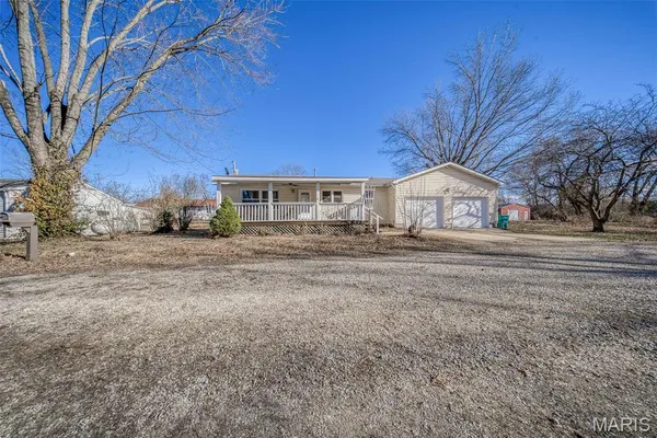 $179,900 | 203 Debbie Lane, Cuba, MO 65453