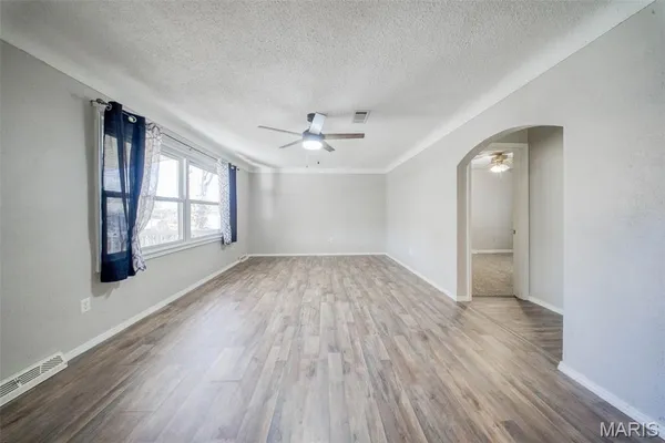 $179,900 | 203 Debbie Lane, Cuba, MO 65453