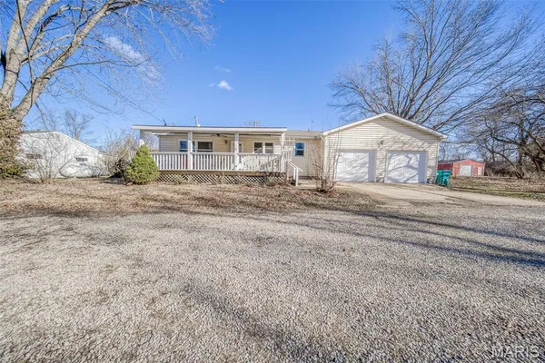 $179,900 | 203 Debbie Lane, Cuba, MO 65453