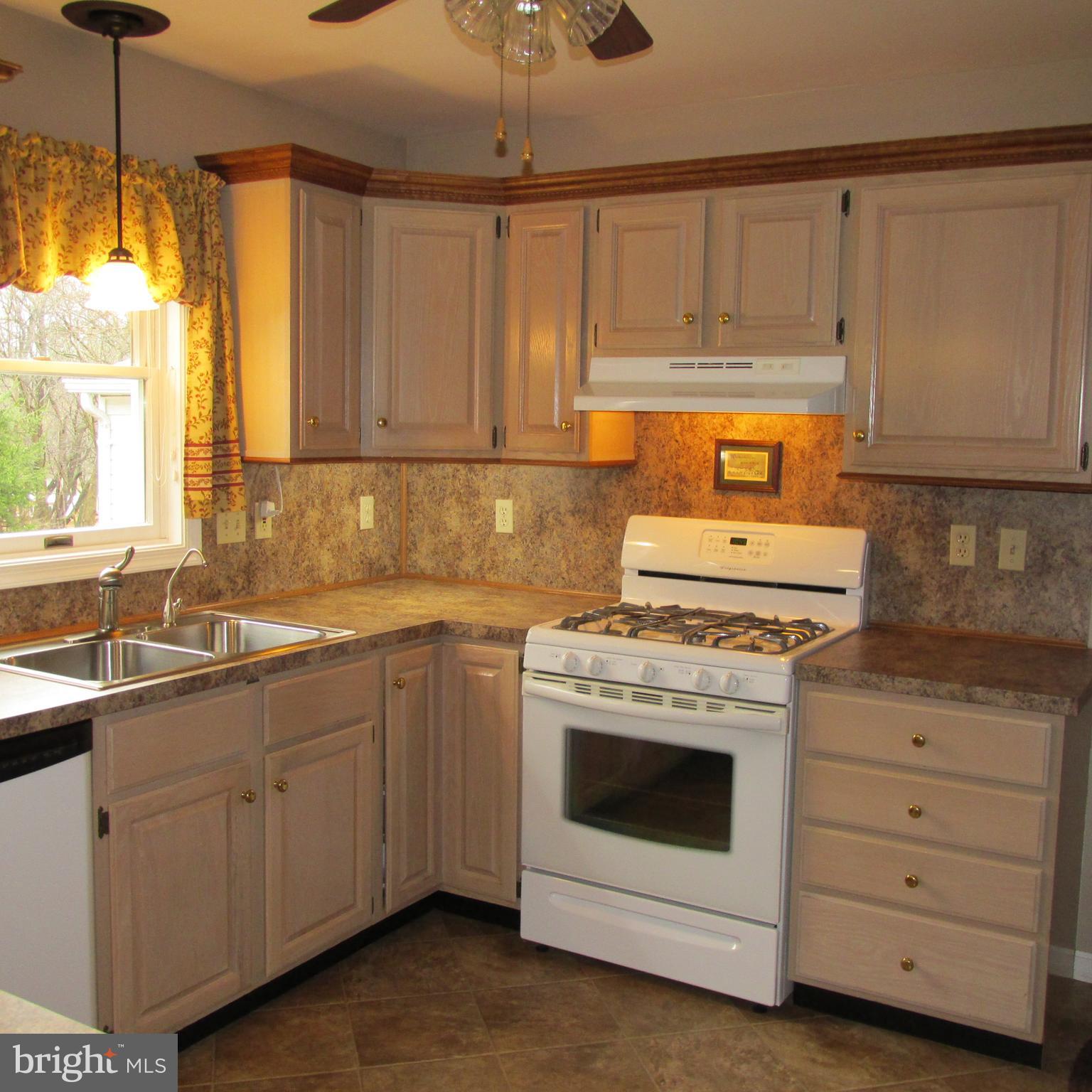 735 Schwanger Road Elizabethtown, PA 17022 - Photo 9 of 30