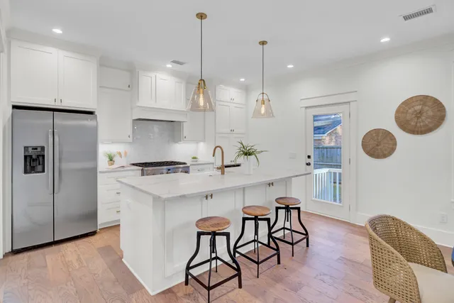 $1,595,000 | 515 Bank Street, Mount Pleasant, SC 29464