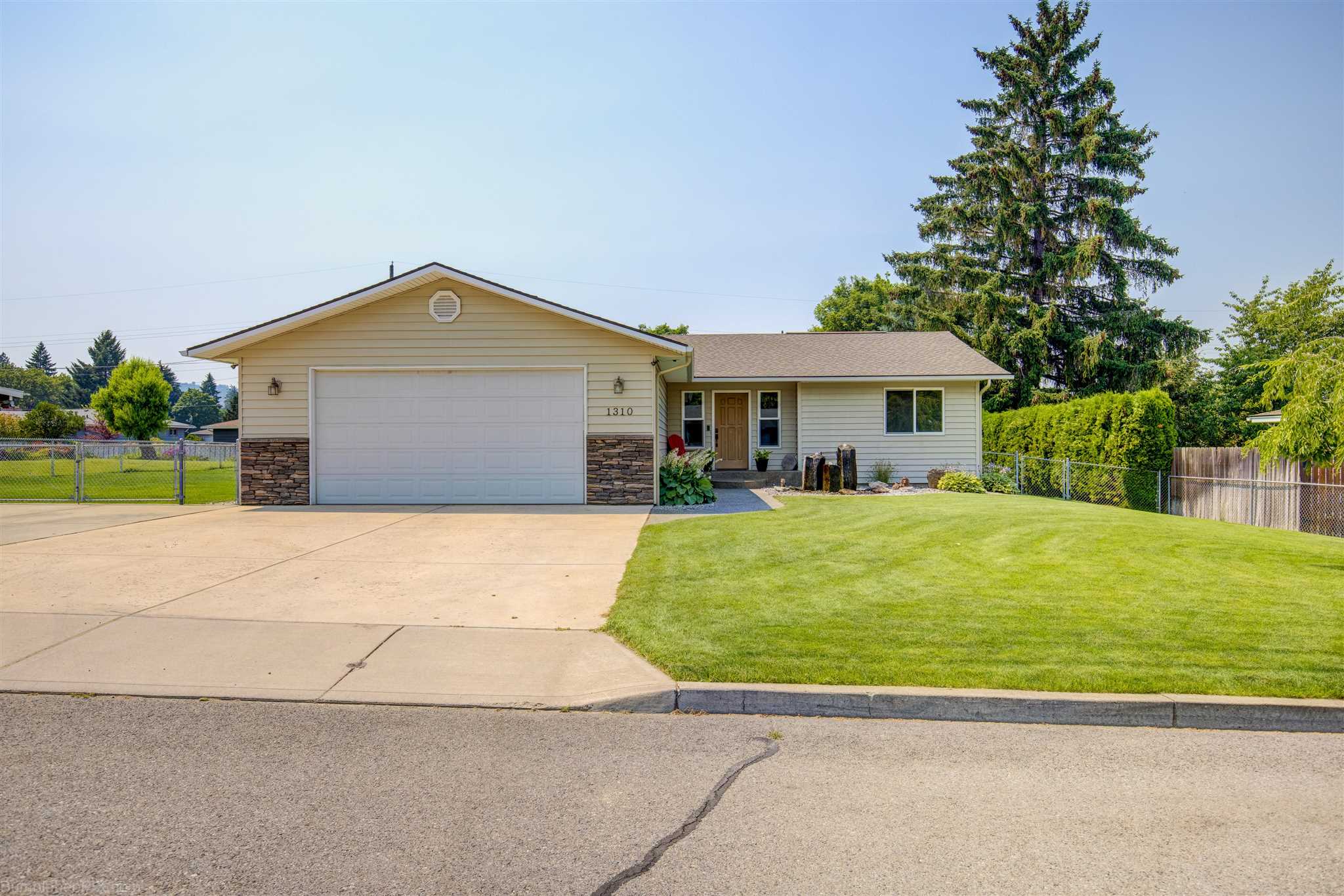1310 South Fox Road Spokane Valley, WA 99206 - Photo 1 of 50