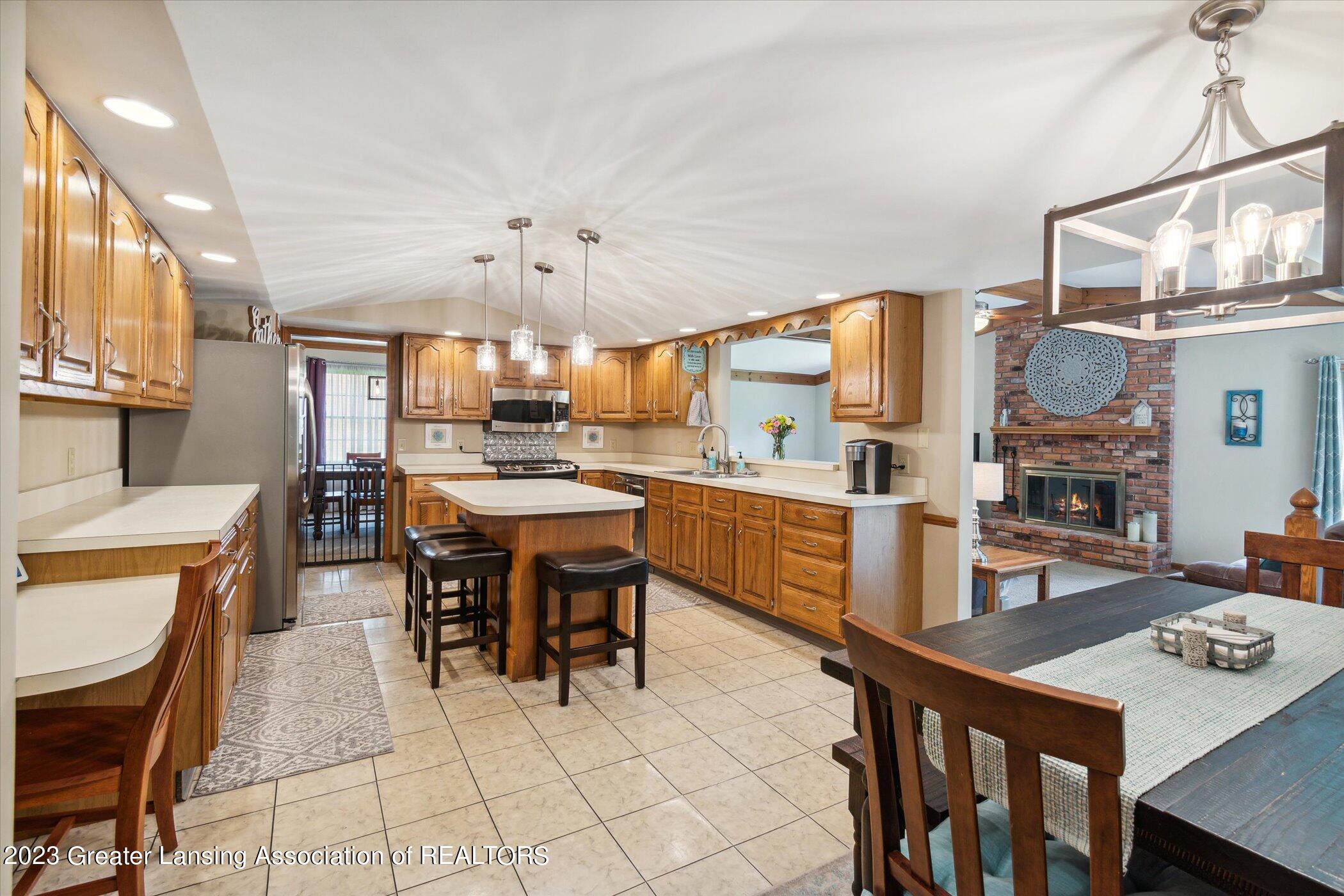 2163 Woodfield Road Okemos, MI 48864 - Photo 18 of 87 18-2163-Woodfield-Rd-Okemos-MI-48864-Win