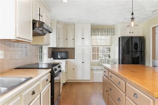 $719,900 | 9 Anna Mac Drive, Cumberland, RI 02864