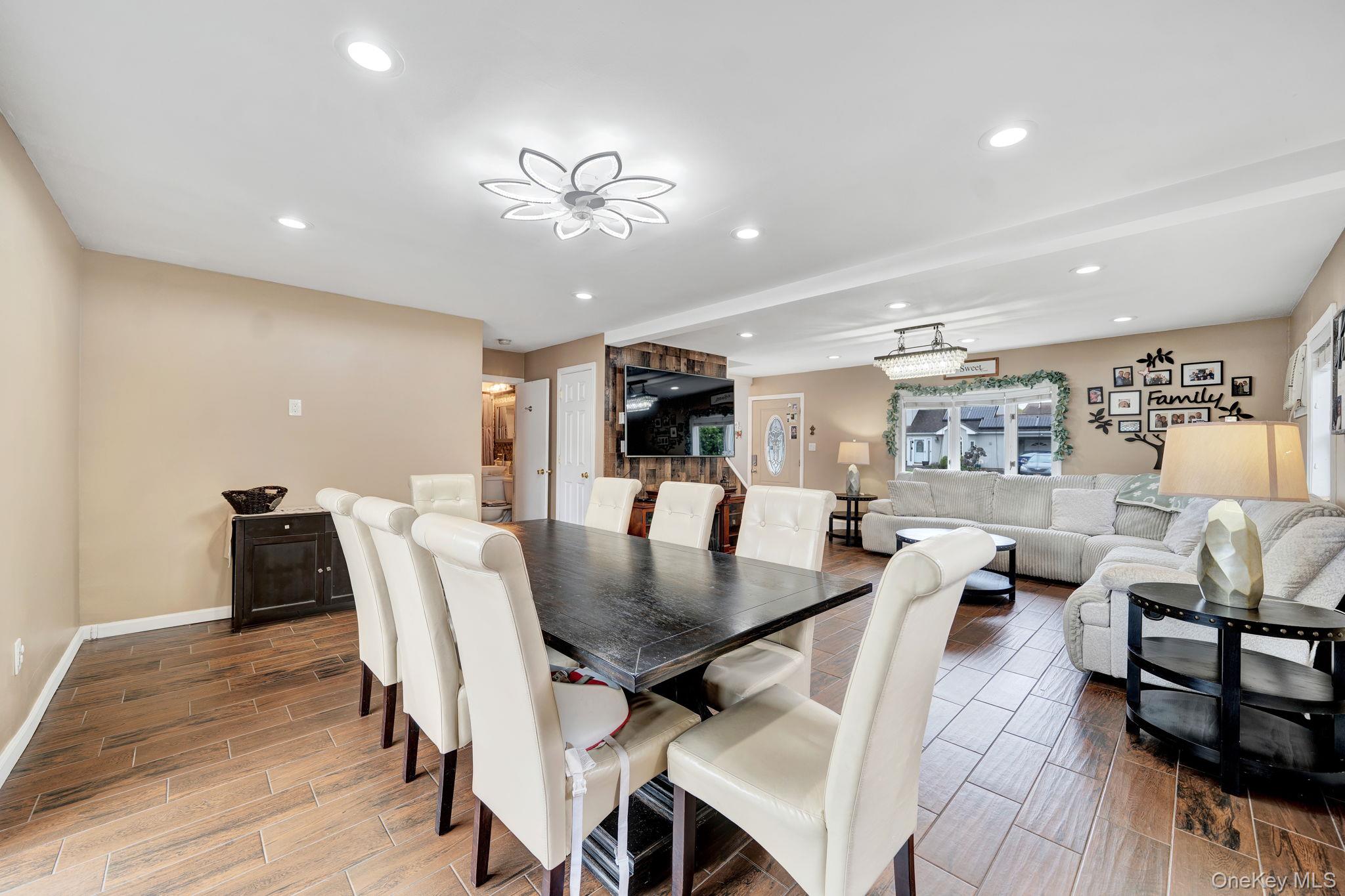226 Old Farm Road Levittown, NY 11756 - Photo 15 of 35