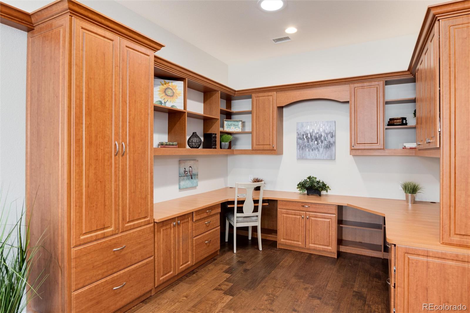 2366 Primo Road, Unit 207 Highlands Ranch, CO 80129 - Photo 29 of 43