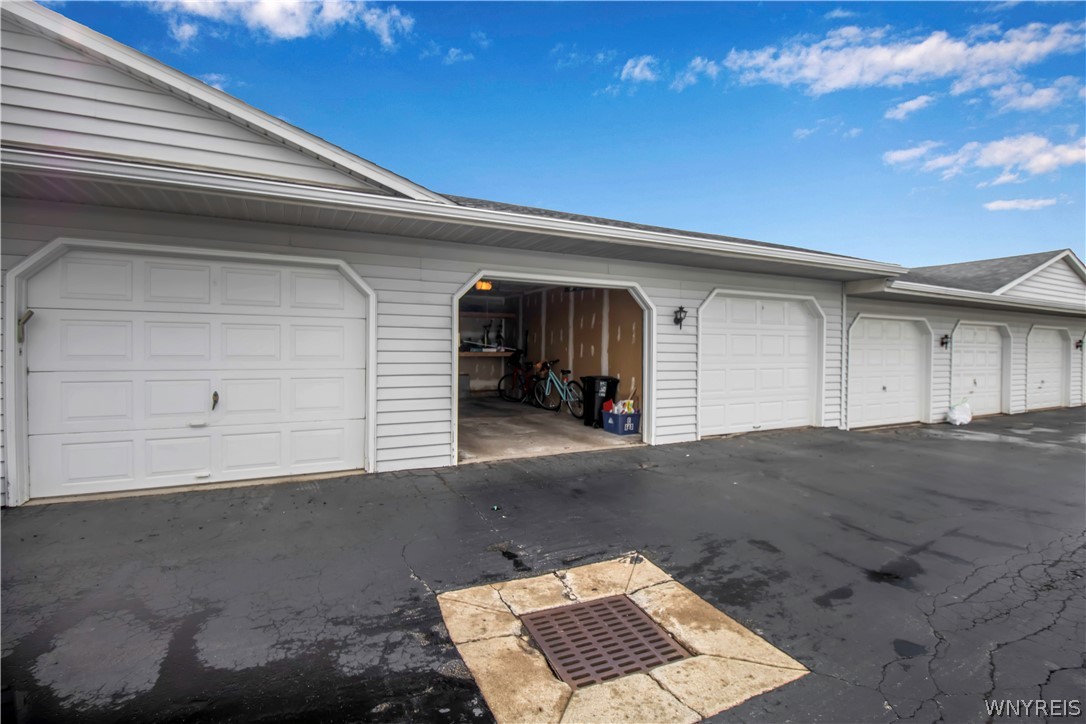 640 Youngs Road, Unit E Amherst, NY 14221 - Photo 33 of 35