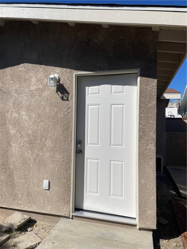 869 West 4th Street San Pedro, CA 90731 - Photo 2 of 12 a view of a door