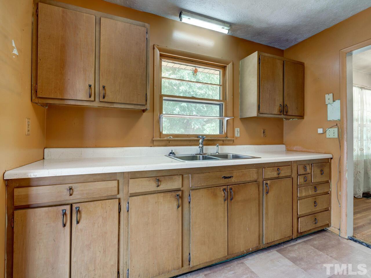 1004 Seabrook Road Raleigh, NC 27610 - Photo 8 of 29 Gallery Image 8