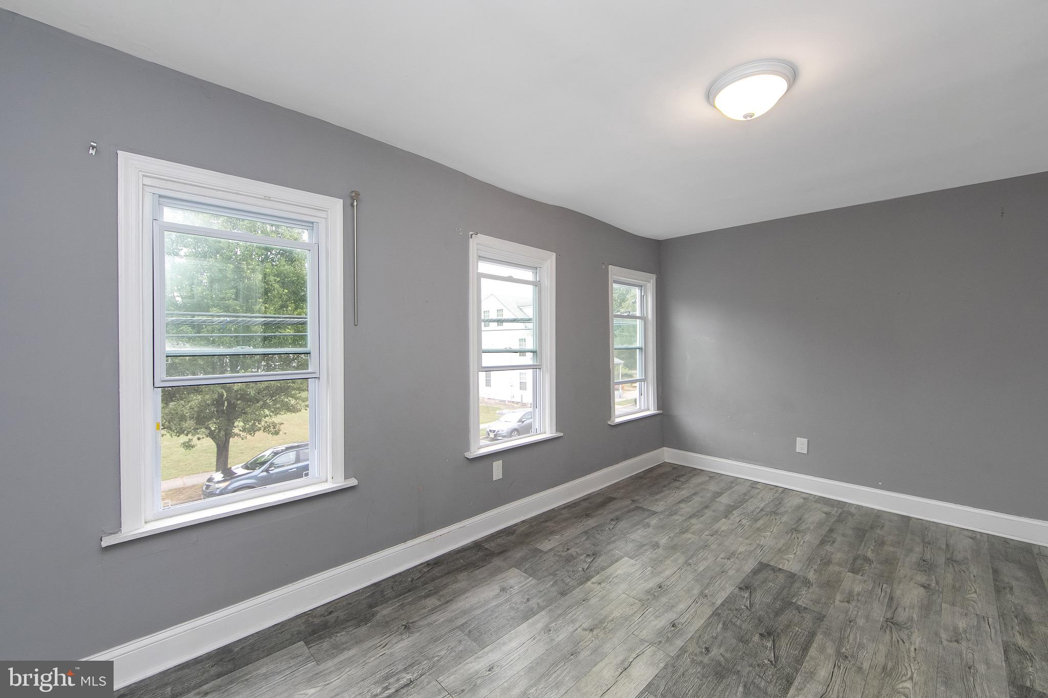 133 East Federal Street Burlington, NJ 08016 - Photo 34 of 43 a view of empty room with windows