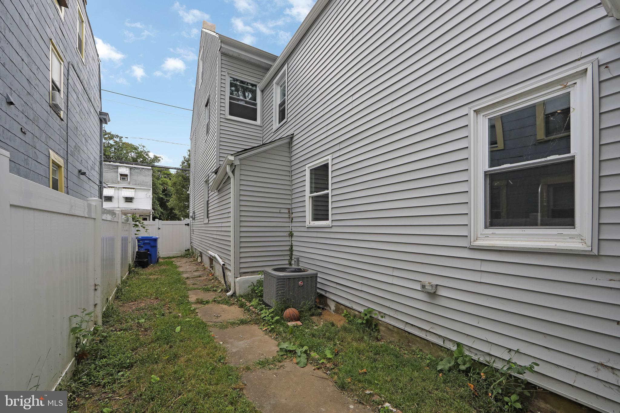 133 East Federal Street Burlington, NJ 08016 - Photo 42 of 43 a front view of a house with a yard