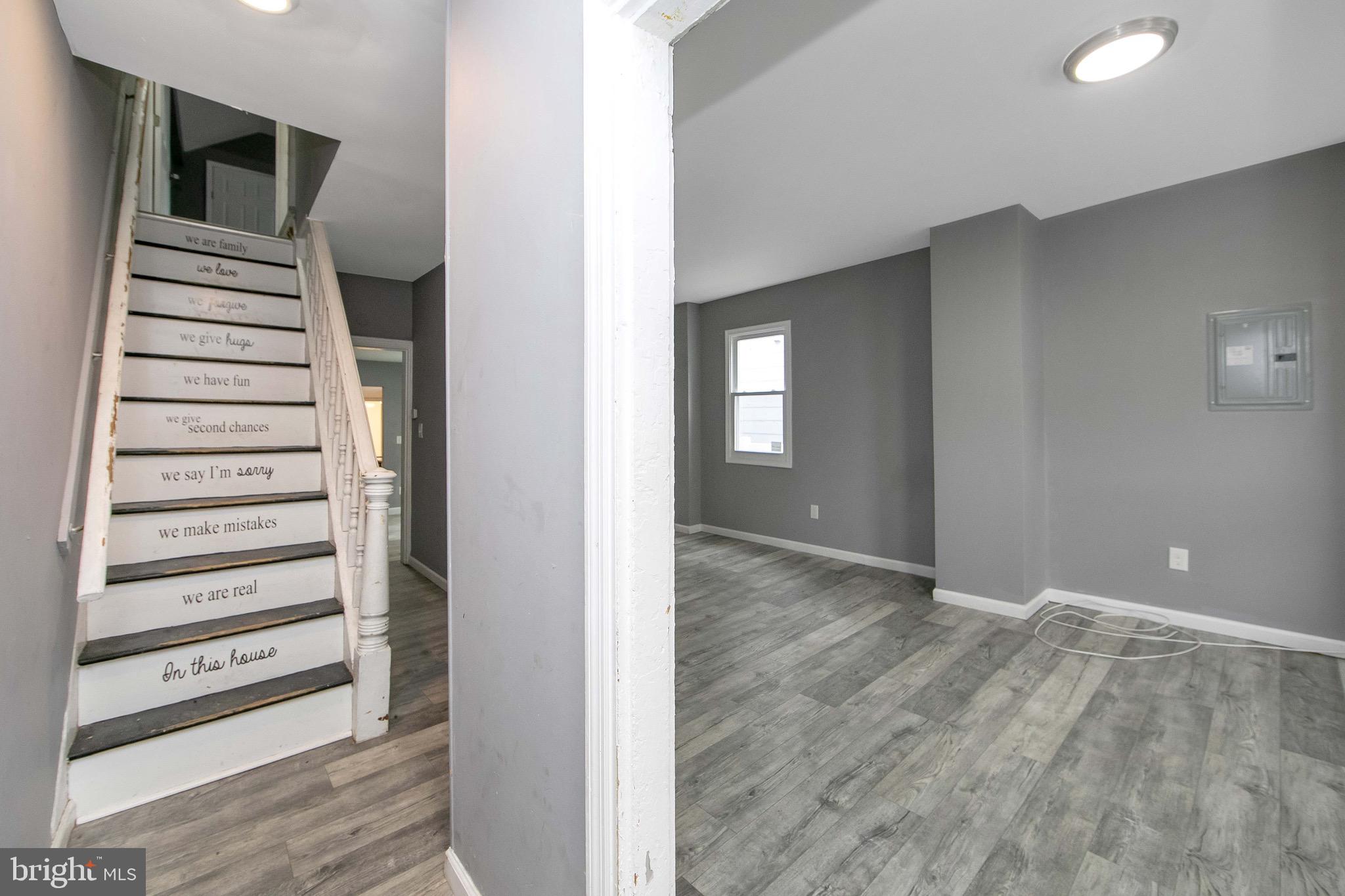 133 East Federal Street Burlington, NJ 08016 - Photo 5 of 43 a view of a livingroom with wooden floor