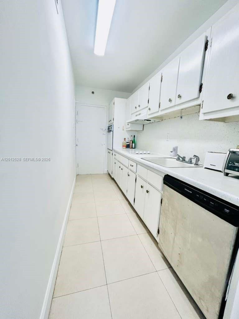 100 Lincoln Road, Unit 1009 Miami Beach, FL 33139 - Photo 4 of 10 Photo 4