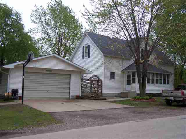 201 4th Street New Boston, IL 61272 - Photo 1 of 6