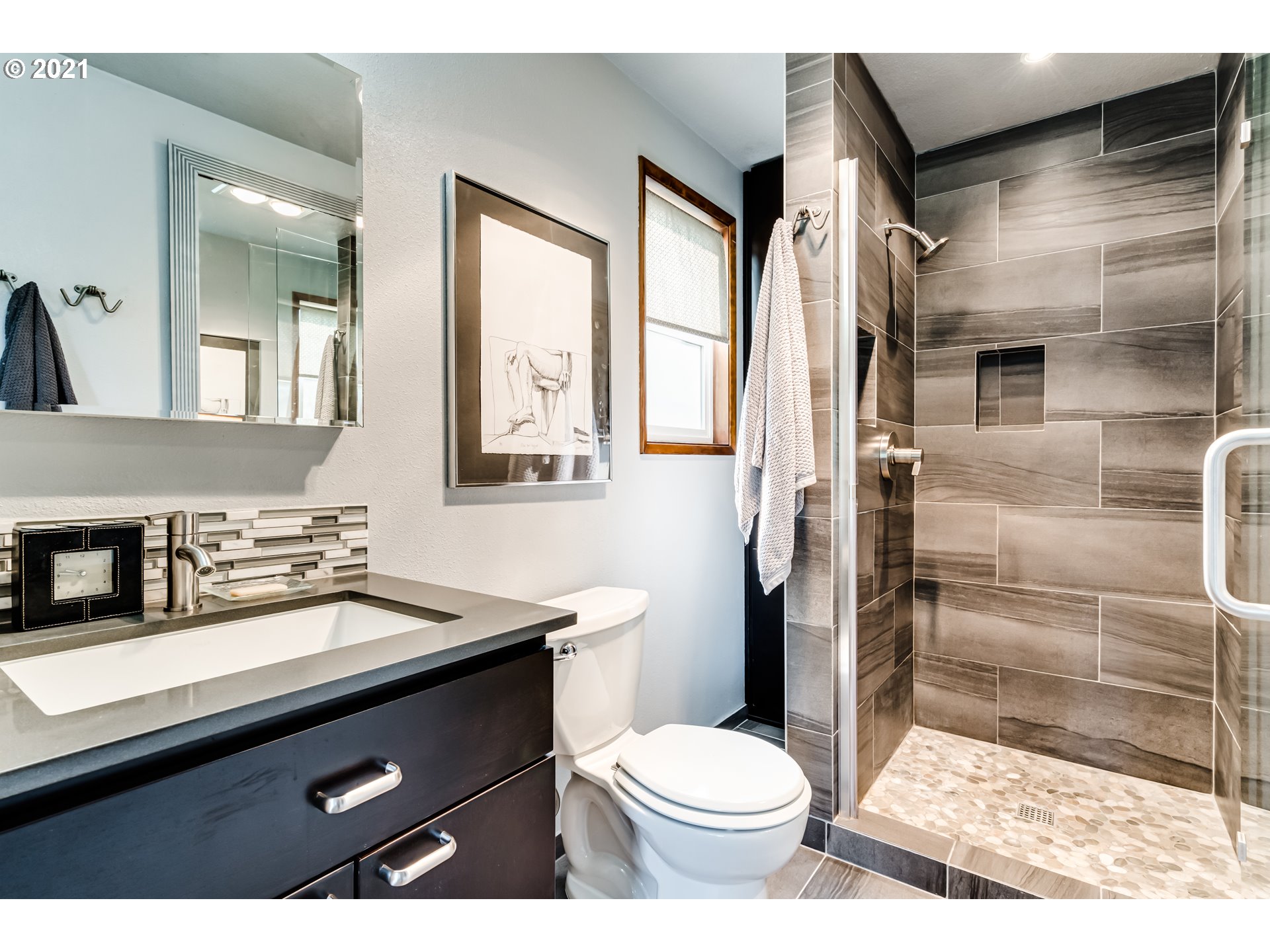 4037 Dillard Road Eugene, OR 97405 - Photo 16 of 28 Gallery Image 16