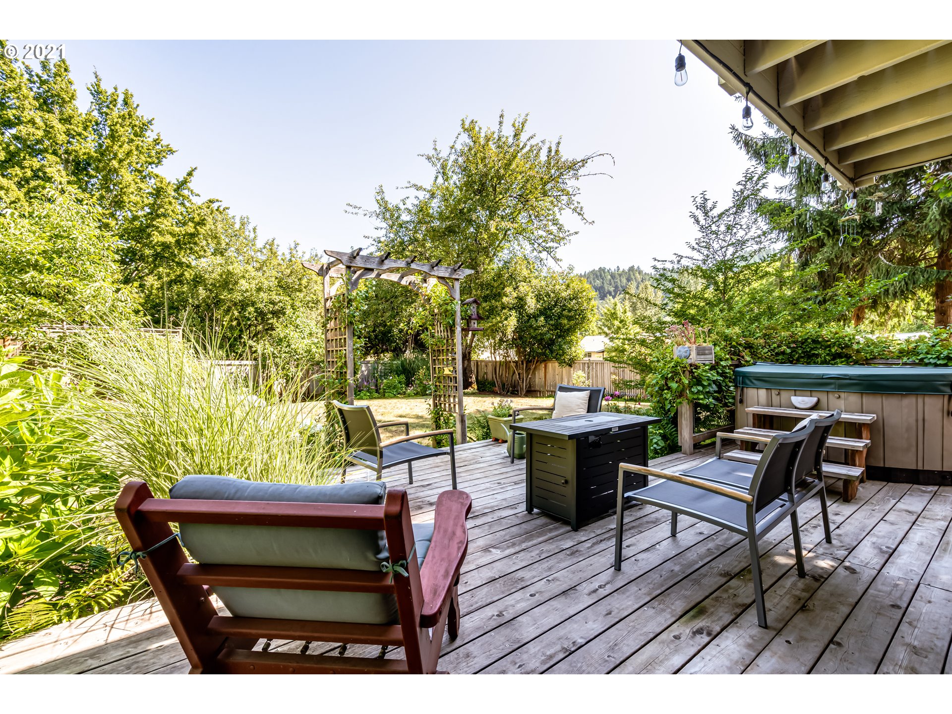 4037 Dillard Road Eugene, OR 97405 - Photo 19 of 28 Gallery Image 19