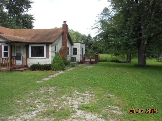 914 Georgia Road Goshen, IN 46528 - Photo 4 of 24 Gallery Image 4