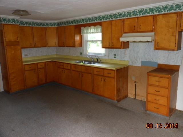 914 Georgia Road Goshen, IN 46528 - Photo 8 of 24 Gallery Image 8
