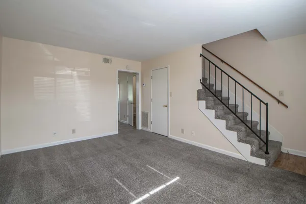 $905 | 371 Peabody Drive, Unit 3, Clarksville, TN 37042