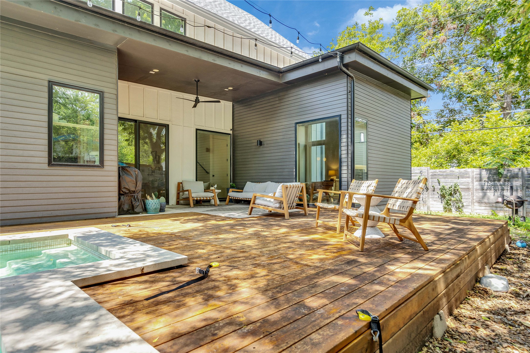 506 Powell Circle Austin, TX 78704 - Photo 9 of 39 a view of a dinning table and chairs in the patio