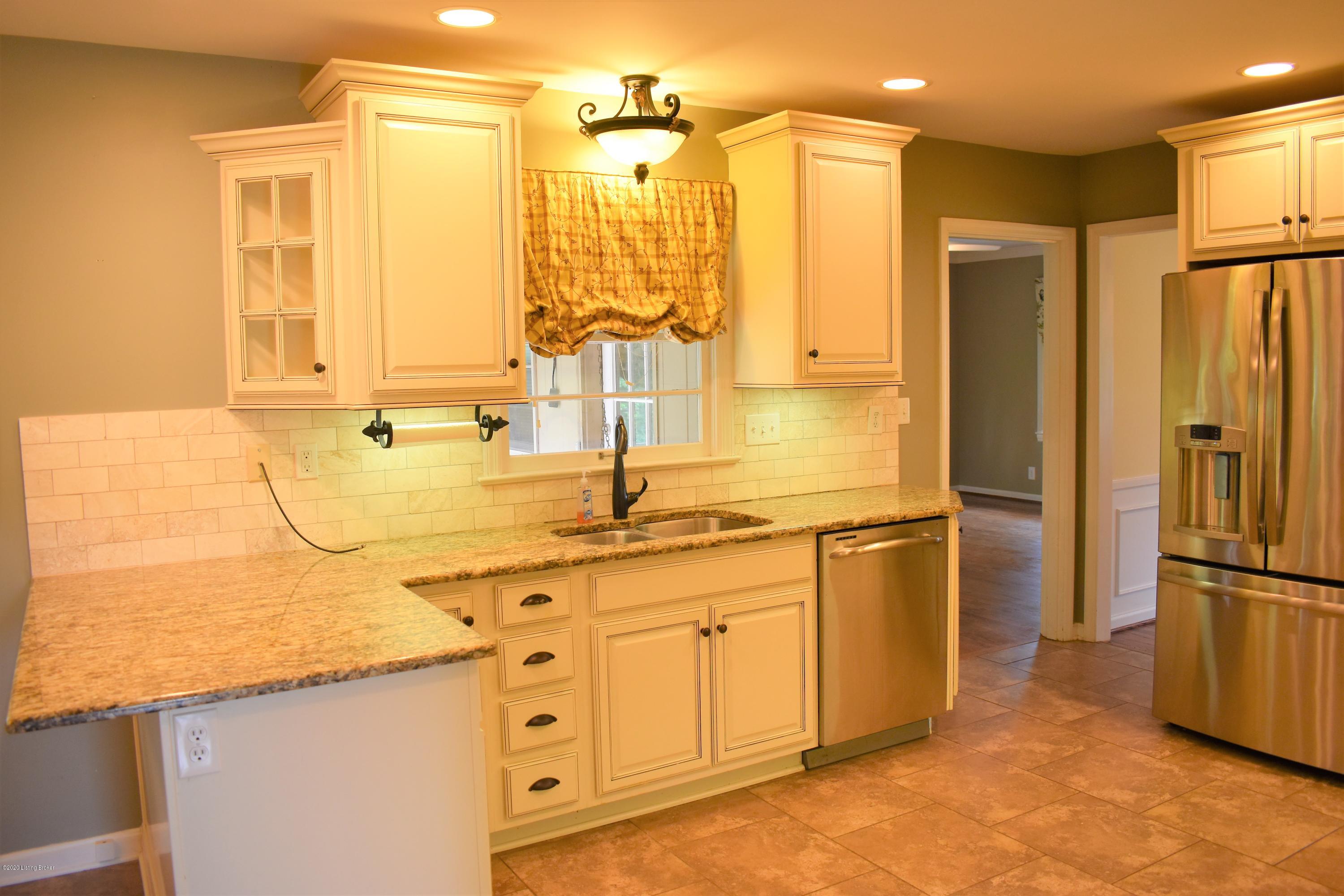 6309 Regal Road Louisville, KY 40222 - Photo 11 of 31 DSC_1078