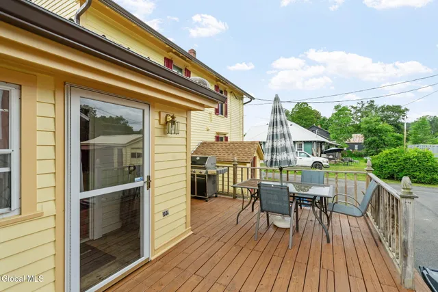 $369,900 | 422 Highway 43, Stephentown, NY 12168