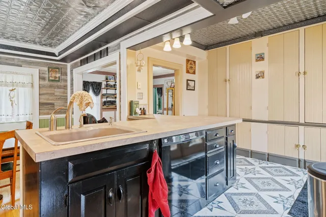 $369,900 | 422 Highway 43, Stephentown, NY 12168