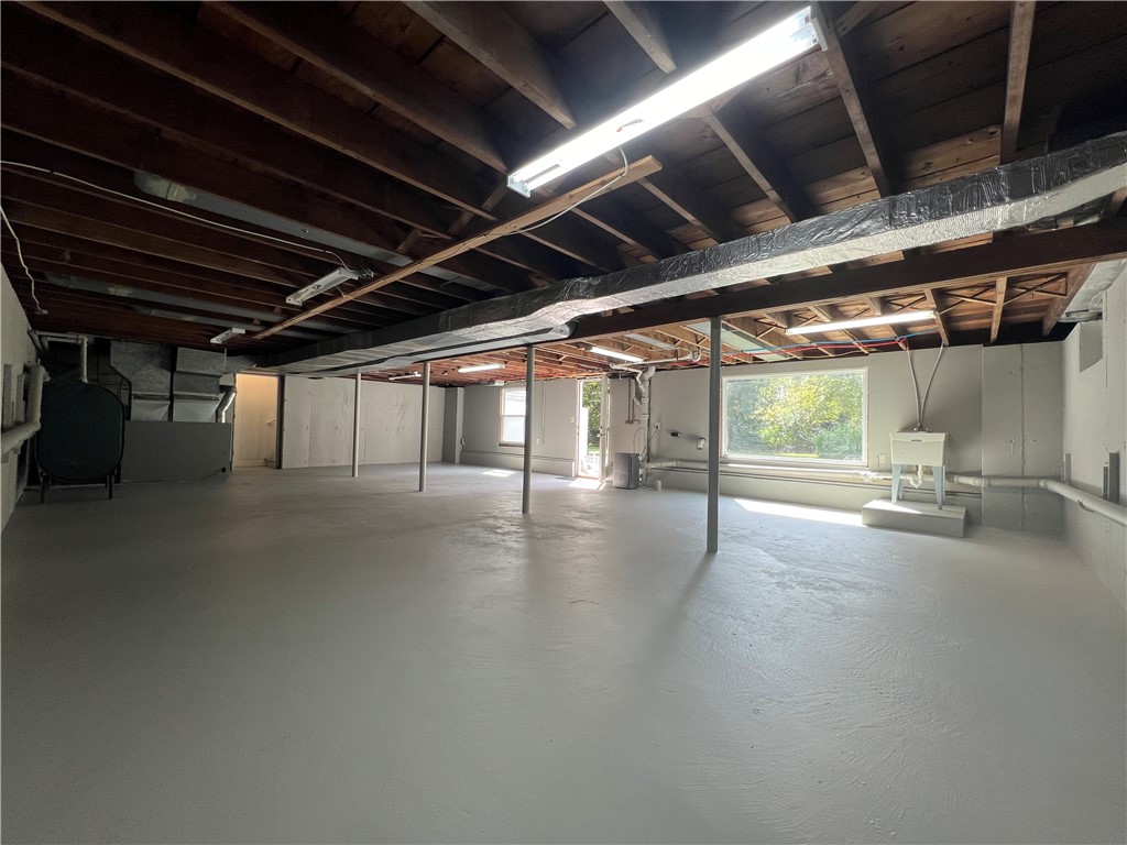 350 Annaquatucket Road North Kingstown, RI 02852 - Photo 25 of 30 Gallery Image 25