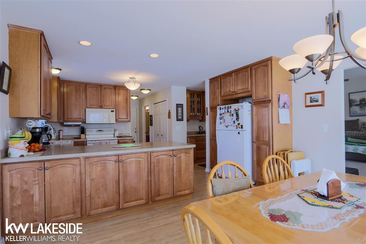 72606 Oxal Point Romeo, MI 48065 - Photo 18 of 41 31371318-17.JPG