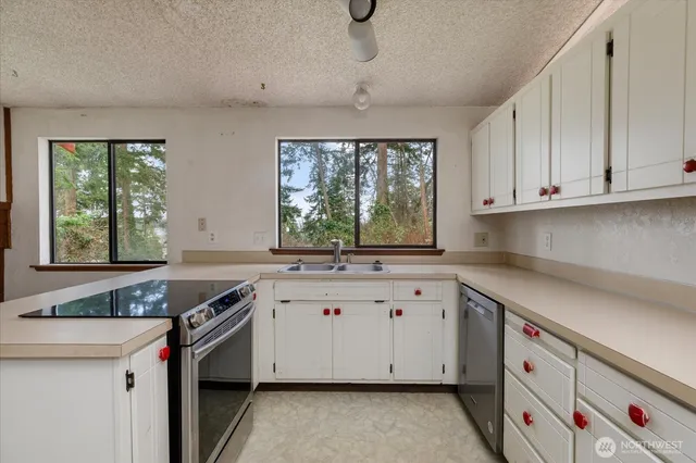 $479,900 | 2681 Olympic Drive, Oak Harbor, WA 98277