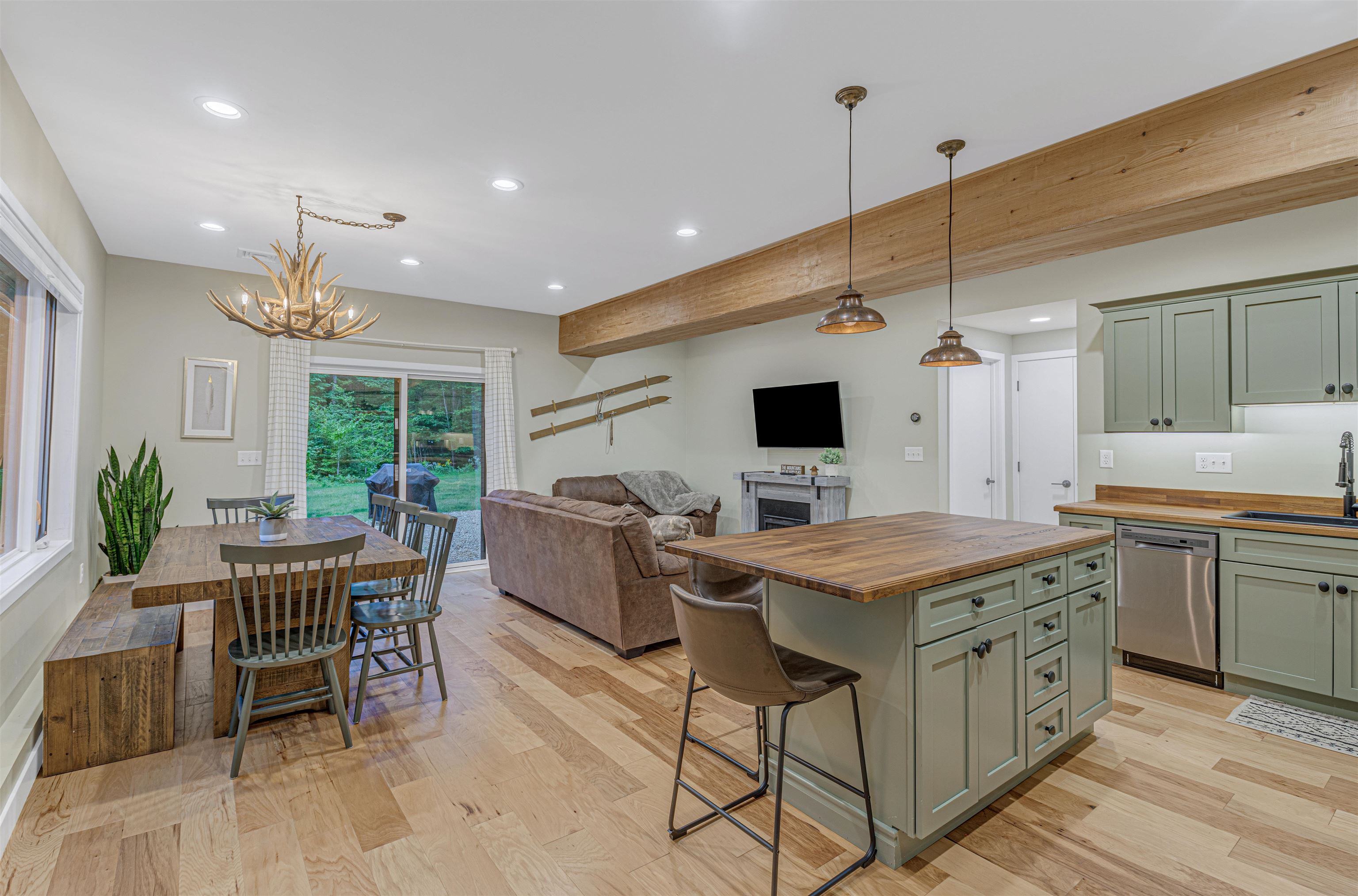 237 Glen Ledge Road Bartlett, NH 03838 - Photo 2 of 46