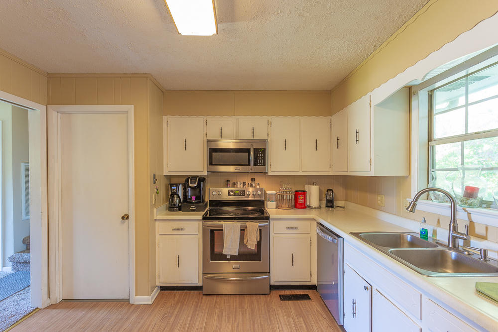 1323 Holcomb Road Ringgold, GA 30736 - Photo 8 of 32 1323 Holcomb HD Interiors-24