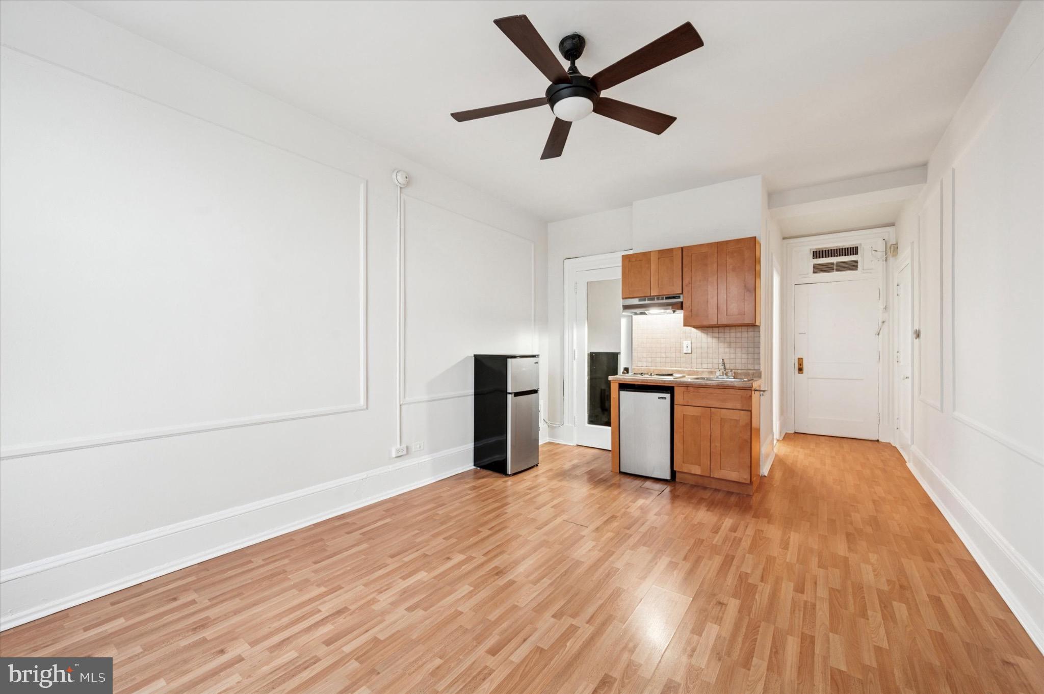 1324 Locust Street, Unit 1121 Philadelphia, PA 19107 - Photo 4 of 25 Bright, airy studio with modern kitchen.