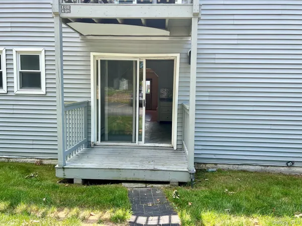 $2,500 | 2740 South Road, Unit G11, Poughkeepsie, NY 12601