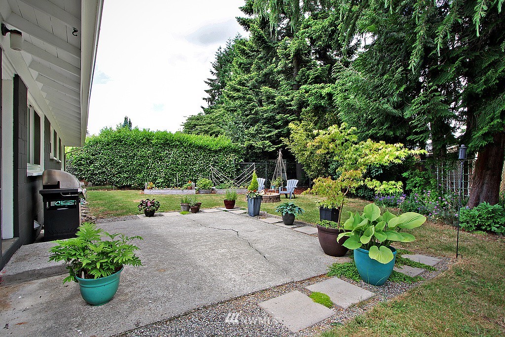 854 Queen Avenue Northeast Renton, WA 98056 - Photo 12 of 14 Gallery Image 12
