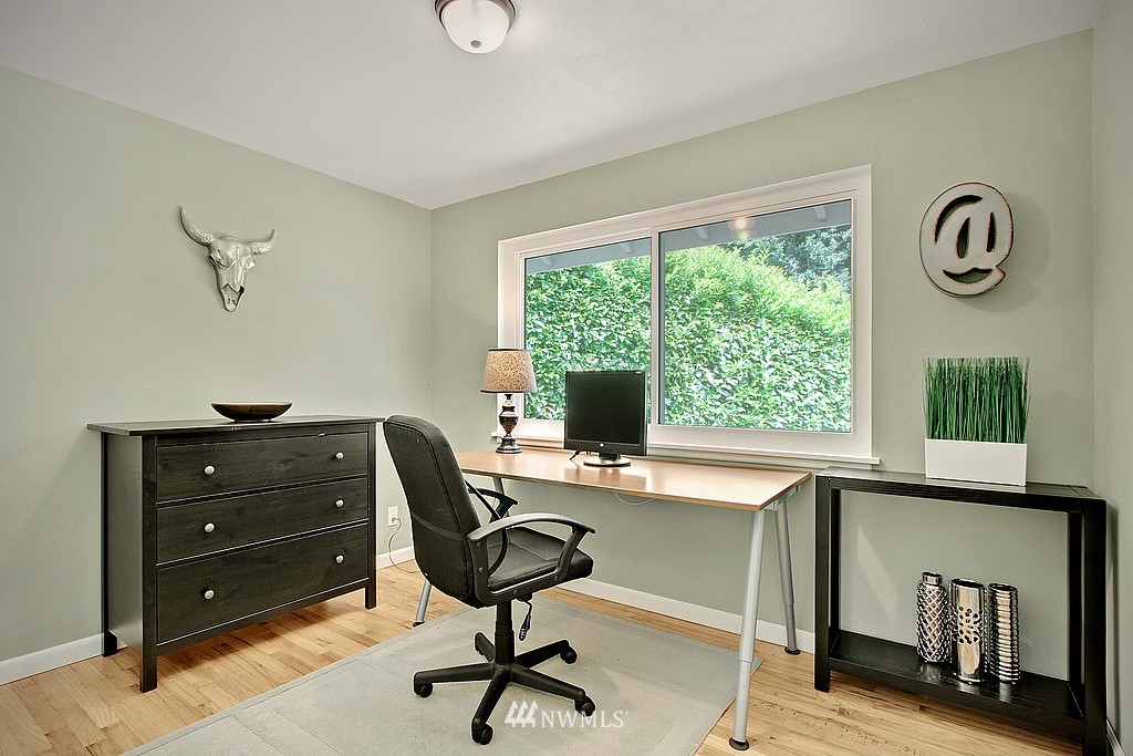 854 Queen Avenue Northeast Renton, WA 98056 - Photo 10 of 14 Gallery Image 10