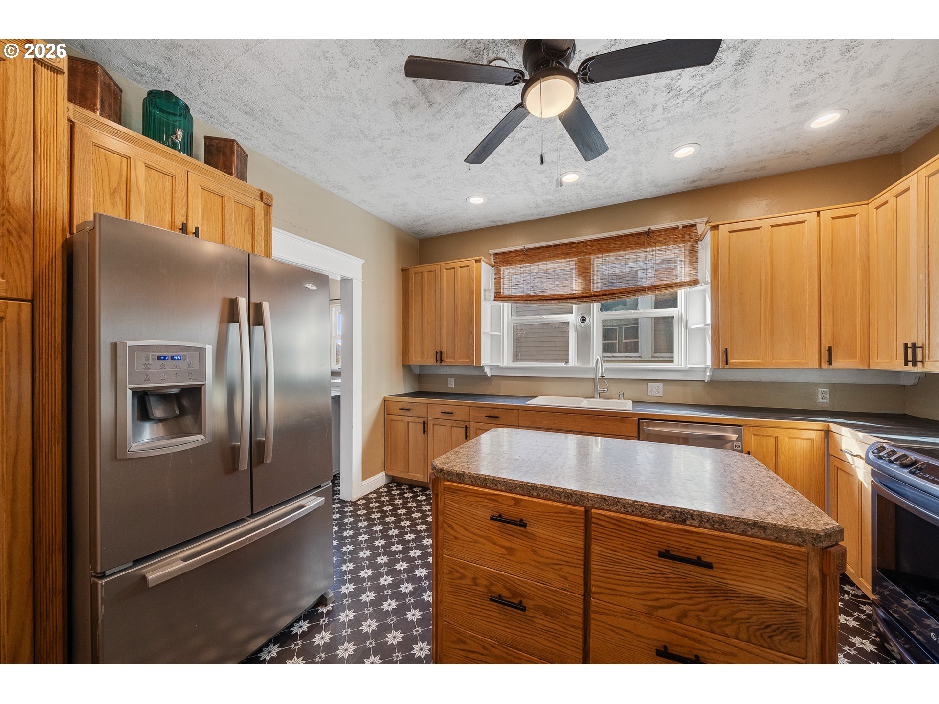 2205 5th Street Tillamook, OR 97141 - Photo 14 of 28