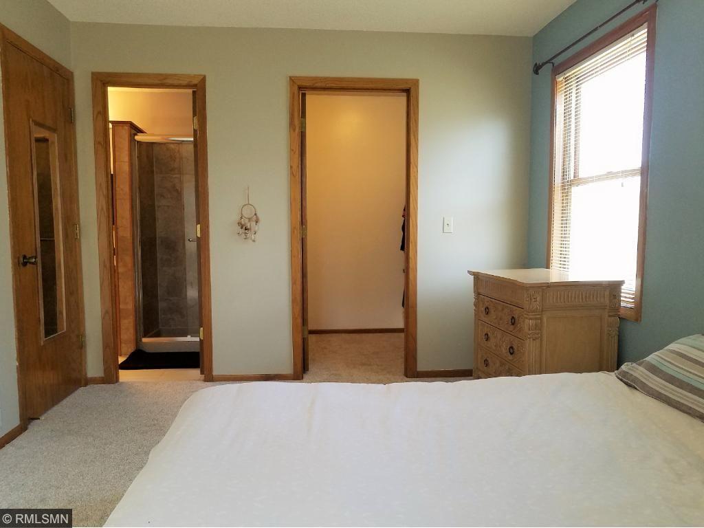 1072 Kettle Creek Road Eagan, MN 55123 - Photo 14 of 20 Gallery Image 14