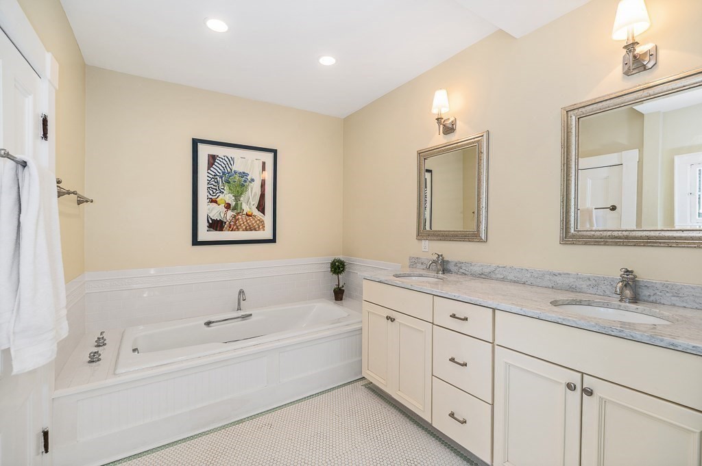 18 Union Street Manchester, MA 01944 - Photo 33 of 38