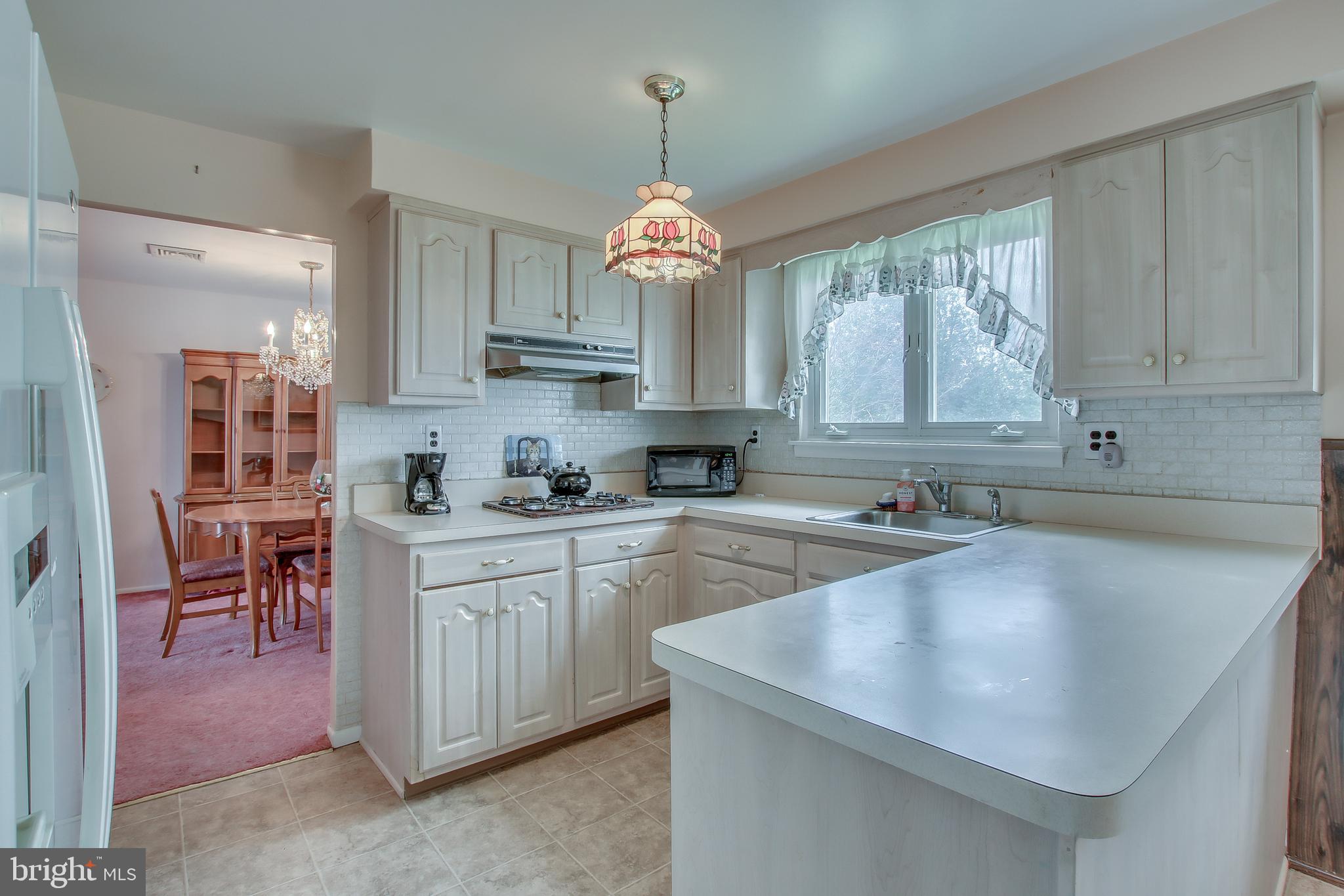 1530 Windmill Road Warminster, PA 18974 - Photo 14 of 37 Kitchen