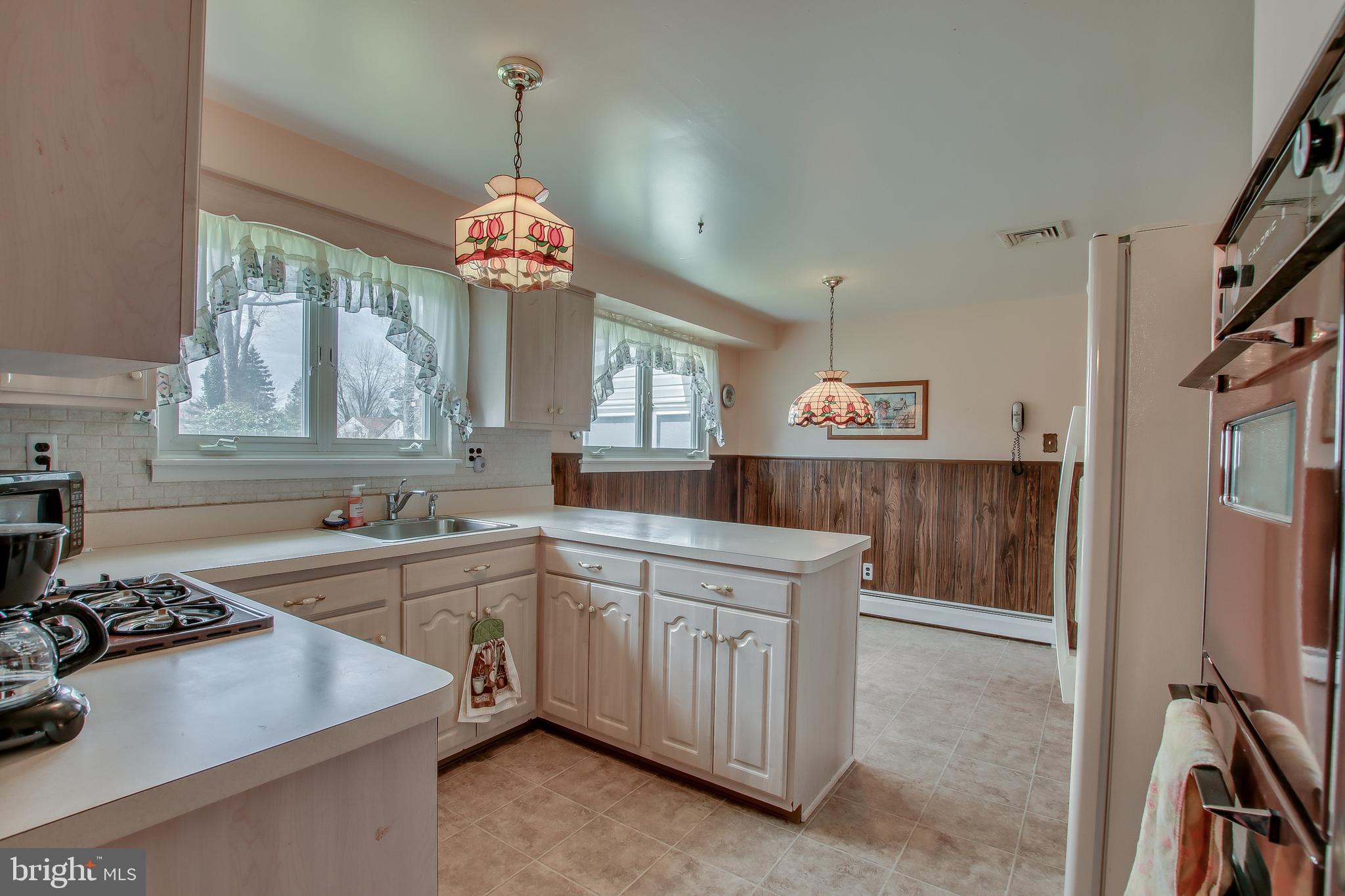 1530 Windmill Road Warminster, PA 18974 - Photo 15 of 37 Kitchen