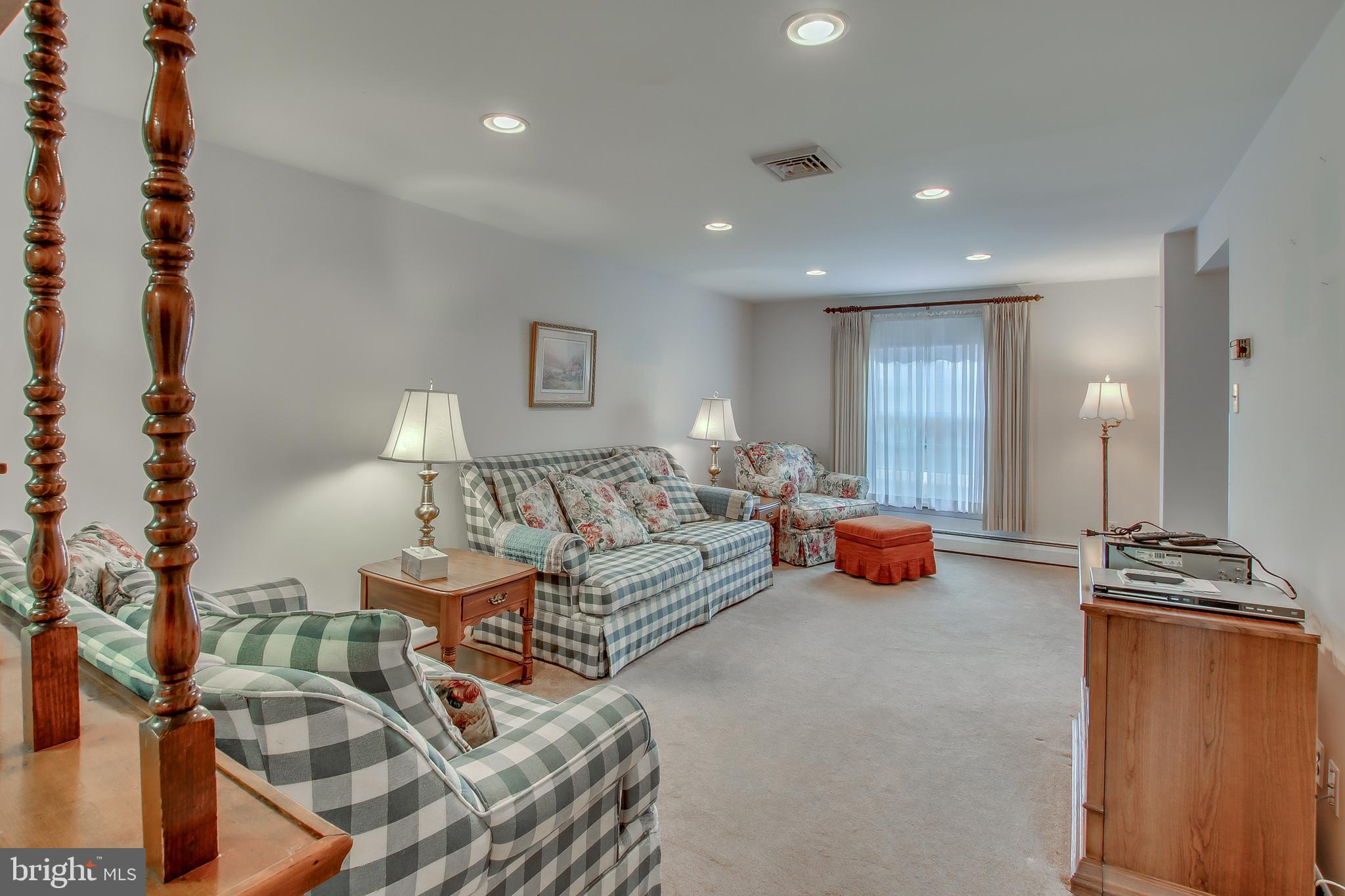 1530 Windmill Road Warminster, PA 18974 - Photo 20 of 37 Family Room