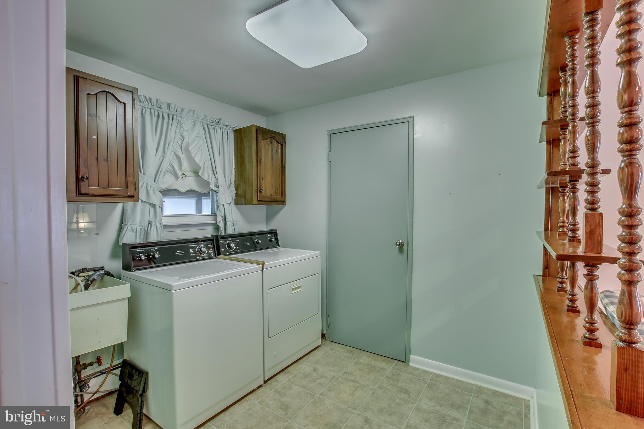 1530 Windmill Road Warminster, PA 18974 - Photo 30 of 37 Laundry Room