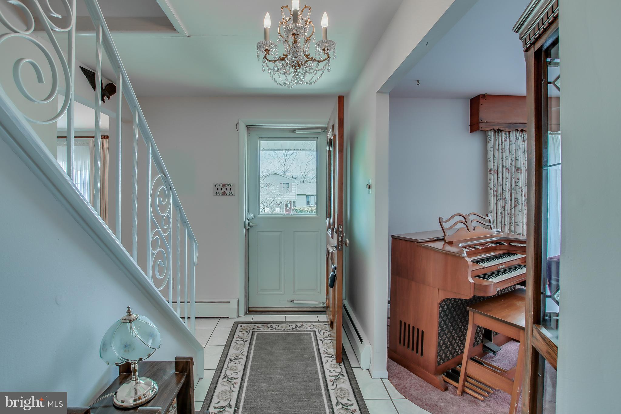1530 Windmill Road Warminster, PA 18974 - Photo 7 of 37 Foyer