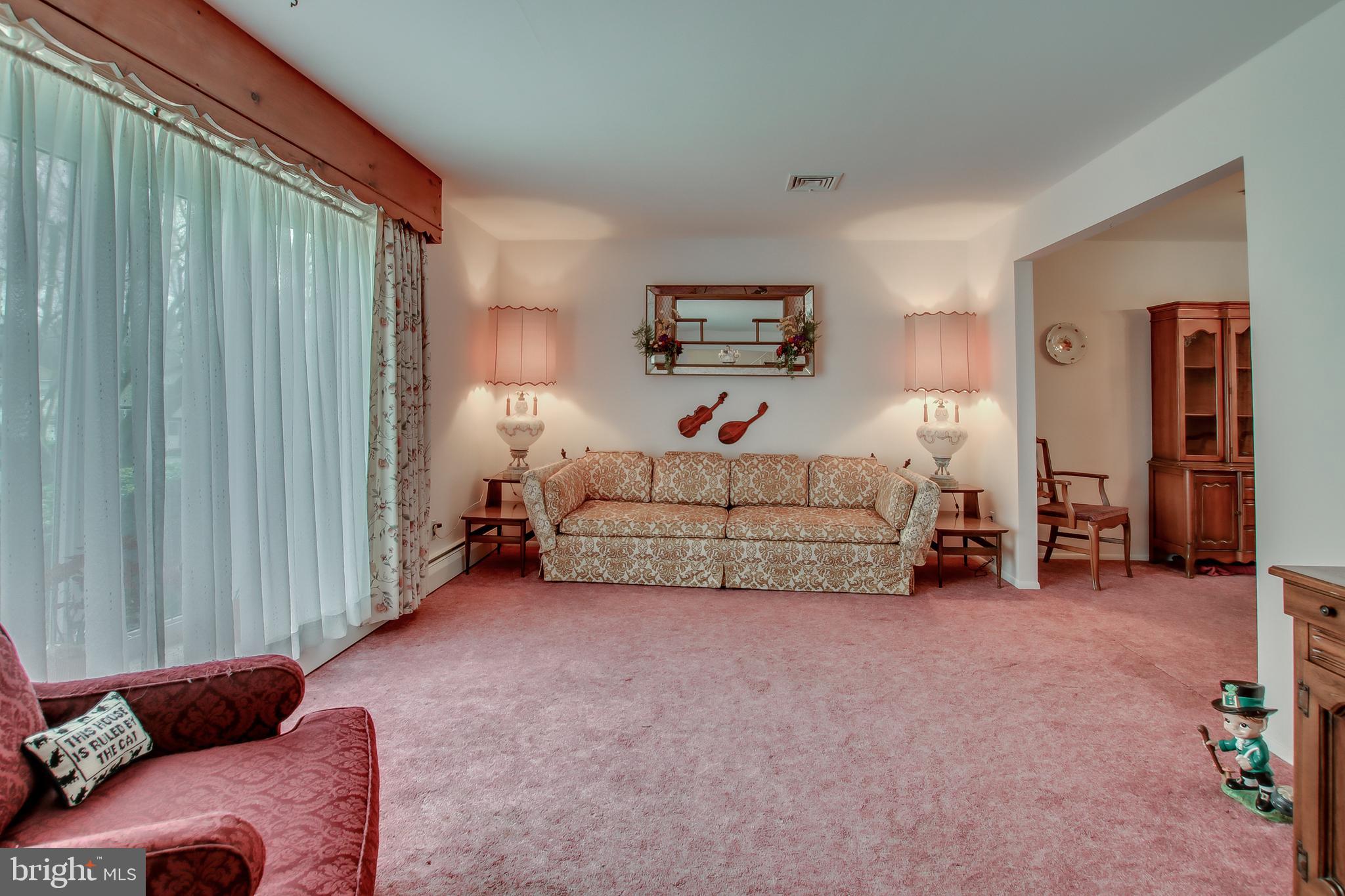 1530 Windmill Road Warminster, PA 18974 - Photo 9 of 37 Living Room
